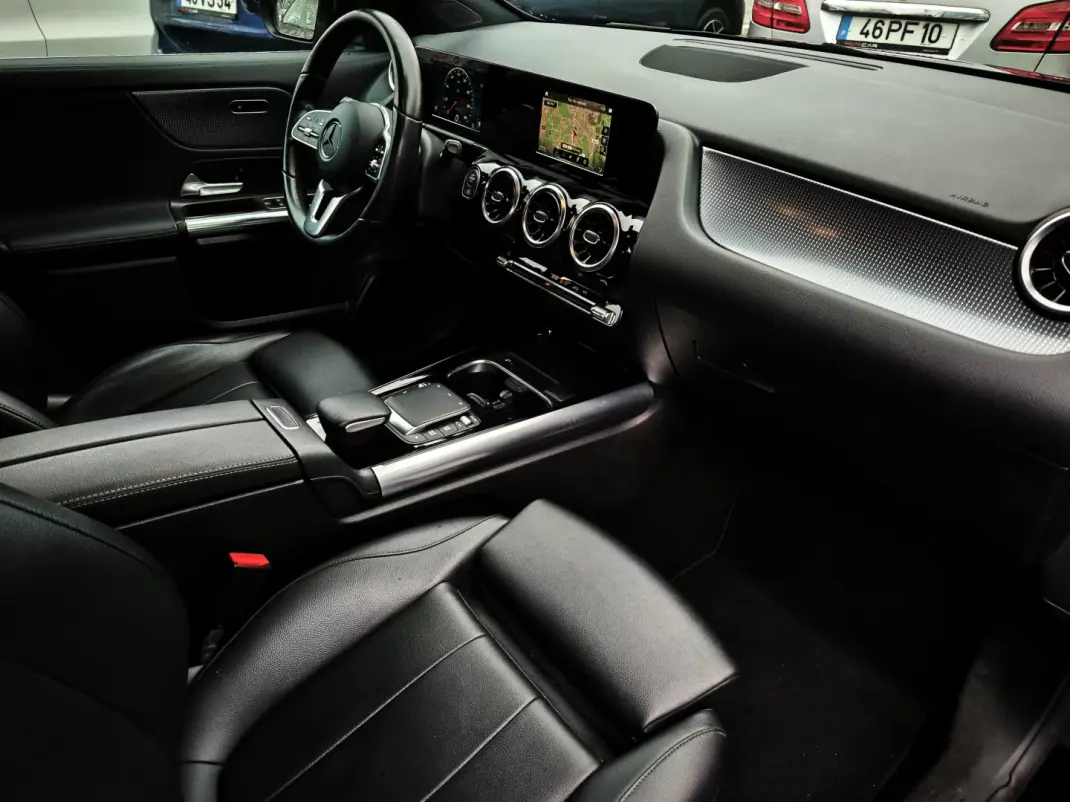 Mercedes-Benz GLA 200 2021 - 28950 EUR, 169900 km - AUTO.MOTO.pt - 169900km - foto 6 de 8