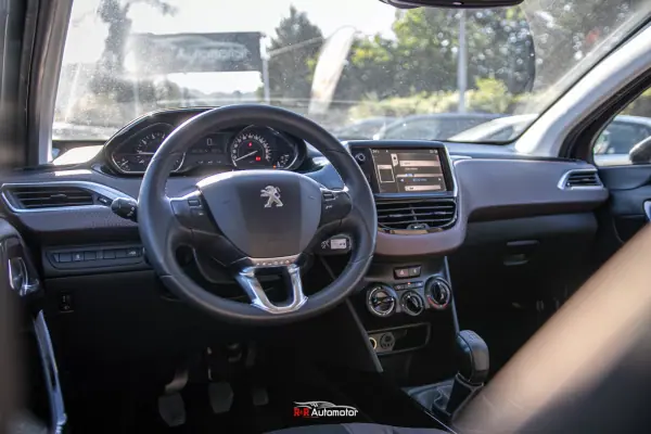 Peugeot 2008 1.2 VTi Active 2013 Petrol