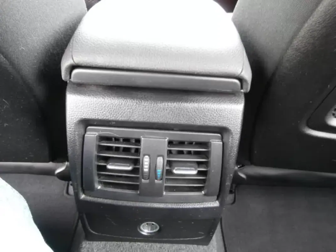 BMW 116 2017 - 18500 EUR, 127839 km - AUTO.MOTO.pt - 127839km - foto 14 de 32