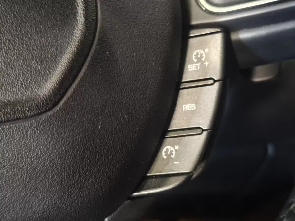 Land Rover Range Rover Evoque 2015 - 20990 EUR, 167316 km - AUTO.MOTO.pt - 167316km - foto 16 de 31