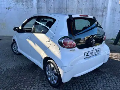 Toyota Aygo 2014 - 8900 EUR, 134000 km - AUTO.MOTO.pt - 134000km - foto 7 de 22