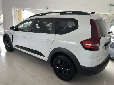 Dacia Jogger 2022 - 14900 EUR, 173000 km - AUTO.MOTO.pt - 173000km - foto 3 de 12