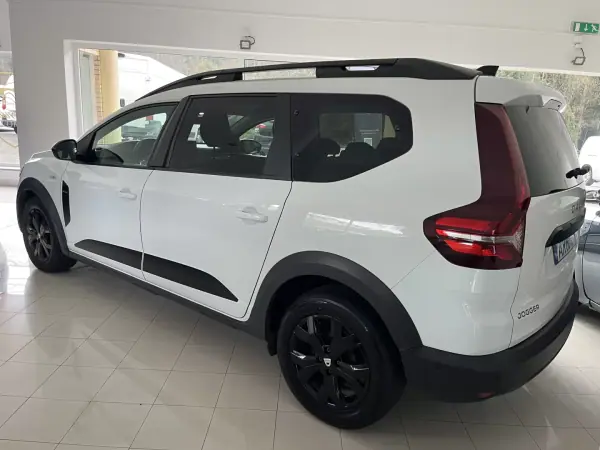Dacia Jogger 2022 - 14900 EUR, 173000 km - AUTO.MOTO.pt - 173000km - foto 3 de 12