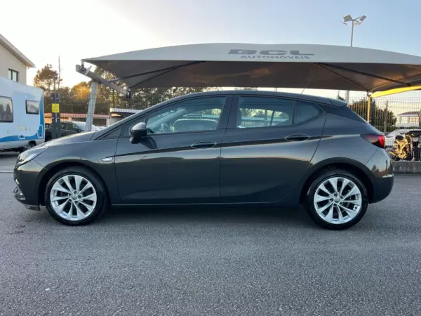Opel Astra 2016 - 13990 EUR, 190000 km - AUTO.MOTO.pt - 190000km - foto 8 de 33