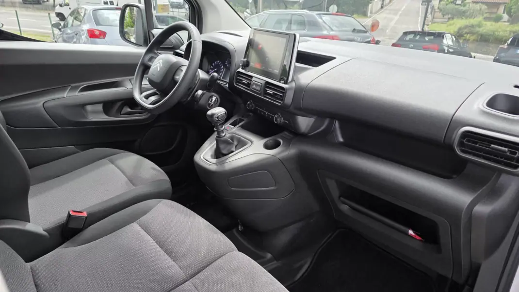 Citroën Berlingo 2022 - 14450 EUR, 77000 km - AUTO.MOTO.pt - 77000km - foto 20 de 24