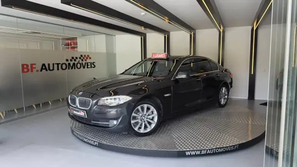 BMW 520 2011 - 10900 EUR, 370543 km - AUTO.MOTO.pt - 370543km - foto 11 de 54