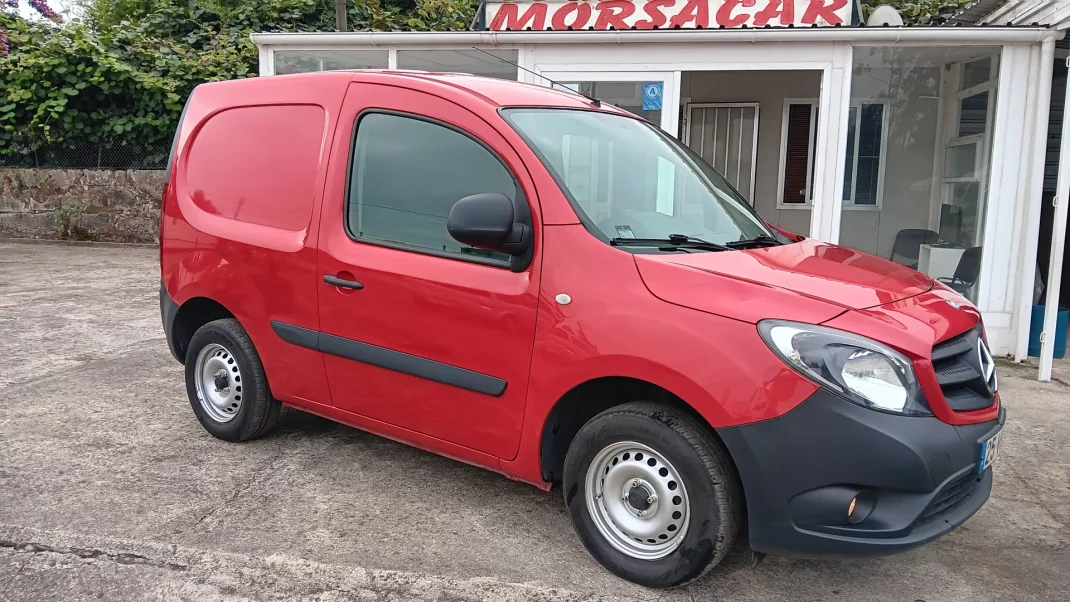 Mercedes-Benz Citan 108 CDI 2018 - 12300 EUR, 161063 km - AUTO.MOTO.pt - 161063km - foto 1 de 15