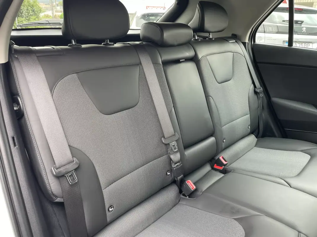 Kia Niro EV 2022 - 25850 EUR, 52642 km - AUTO.MOTO.pt - 52642km - foto 16 de 44