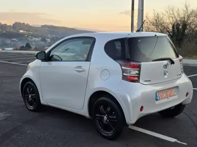 Toyota iQ 2009 - 7290 EUR, 229000 km - AUTO.MOTO.pt - 229000km - foto 8 de 14