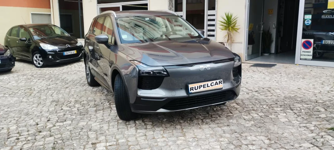 Aiways U5 2024 - 28500 EUR, 10380 km - AUTO.MOTO.pt - 10380km - foto 2 de 36