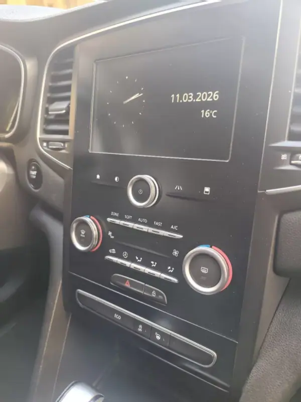 Renault Mégane 2017 - 13490 EUR, 169000 km - AUTO.MOTO.pt - 169000km - foto 8 de 15