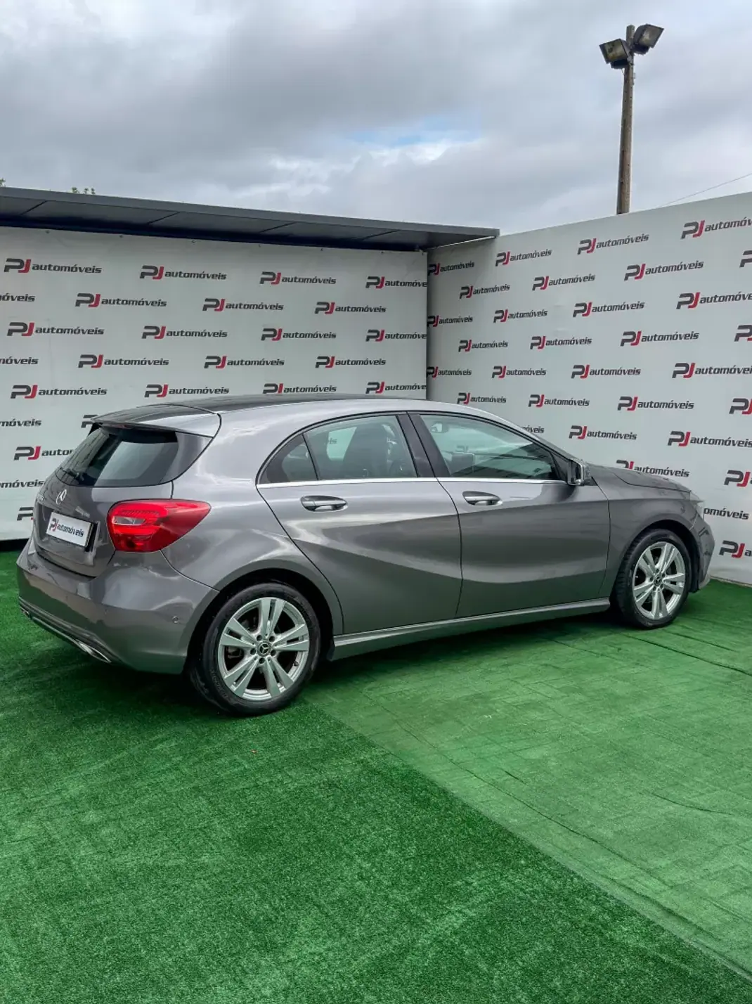 Mercedes-Benz A 200 2017 - 19500 EUR, 133975 km - 133975km - foto 20 de 21