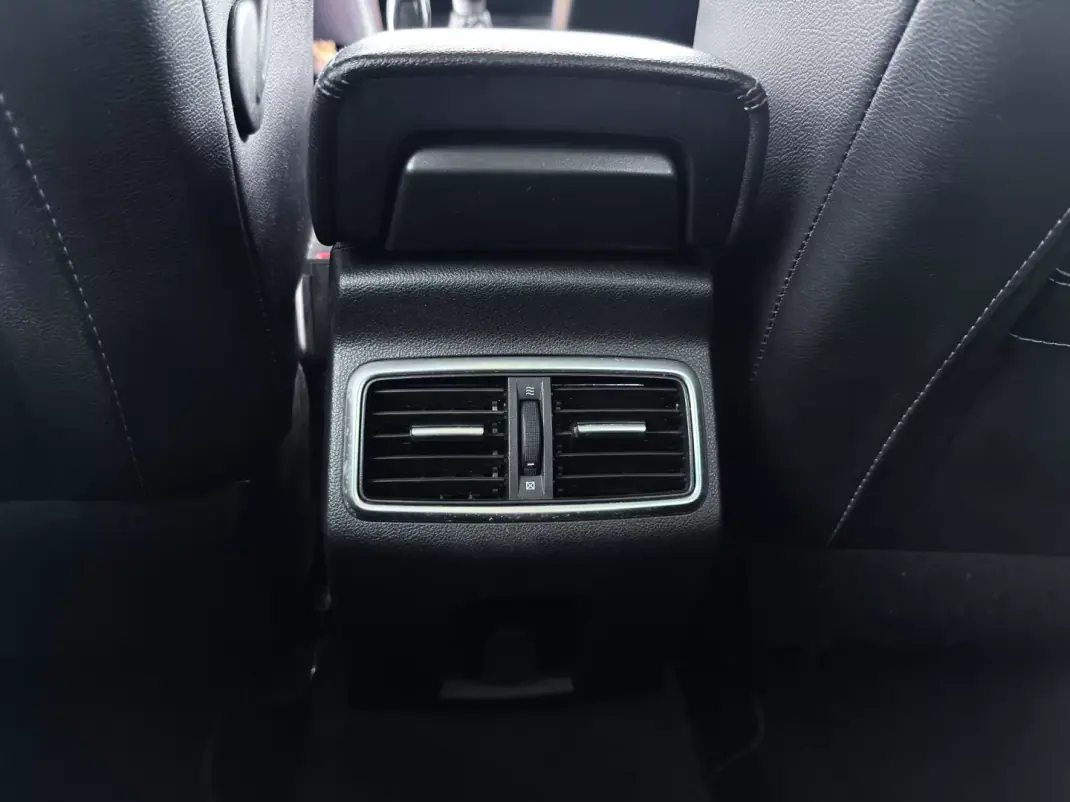 Renault Mégane 2016 - 12500 EUR, 160445 km - 160445km - foto 16 de 19