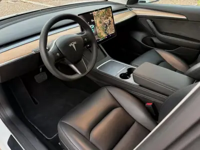 Tesla Model 3 2023 — photo 5 of 25