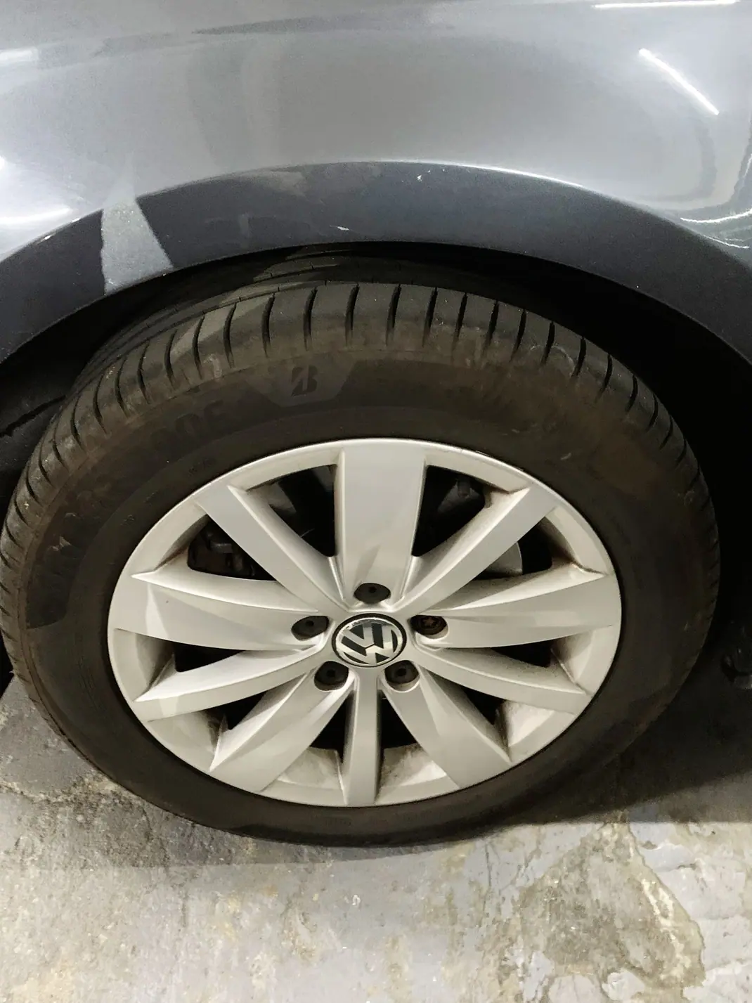 Volkswagen Passat Variant 2011 - 6500 EUR, 277000 km - AUTO.MOTO.pt - 277000km - foto 5 de 10