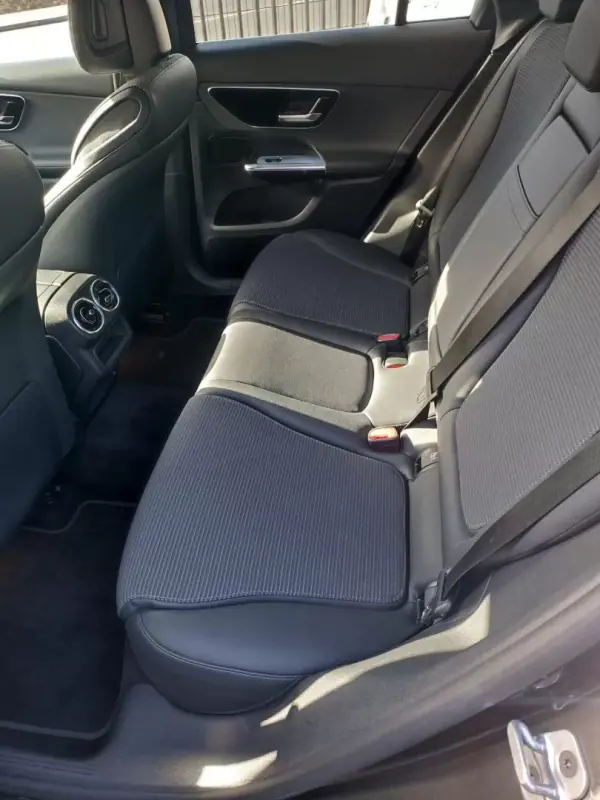 Mercedes-Benz GLC 300 2023 - 59999 EUR, 21000 km - AUTO.MOTO.pt - 21000km - foto 12 de 19