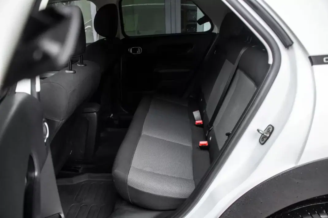 Citroën C4 Cactus 2019 - 12550 EUR, 90175 km - AUTO.MOTO.pt - 90175km - foto 27 de 41