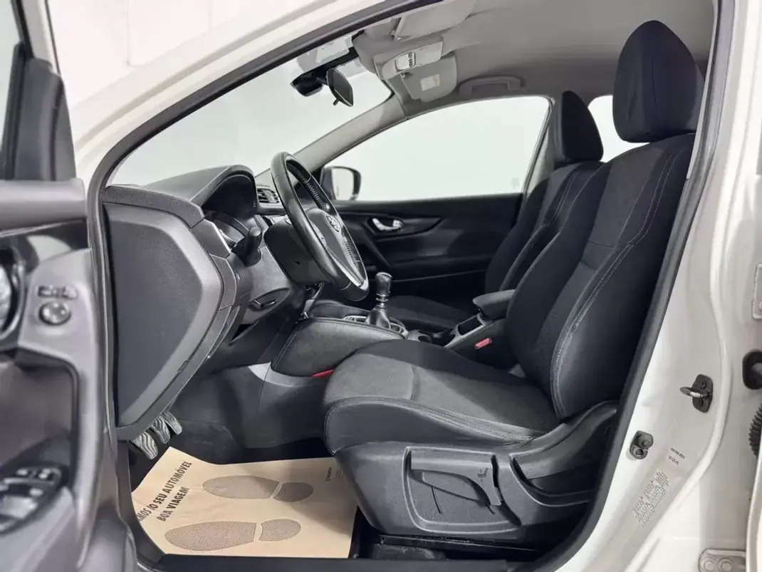 Nissan Qashqai 2015 - 13750 EUR, 96000 km - 96000km - foto 19 de 45