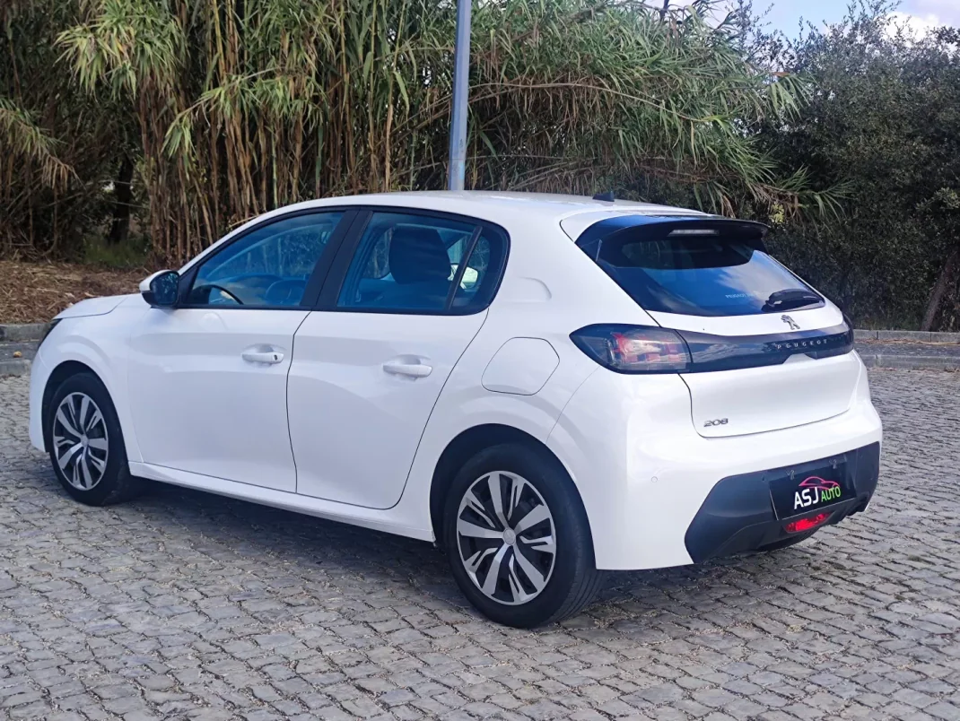 Peugeot 208 2020 - 11900 EUR, 247697 km - AUTO.MOTO.pt - 247697km - foto 10 de 23