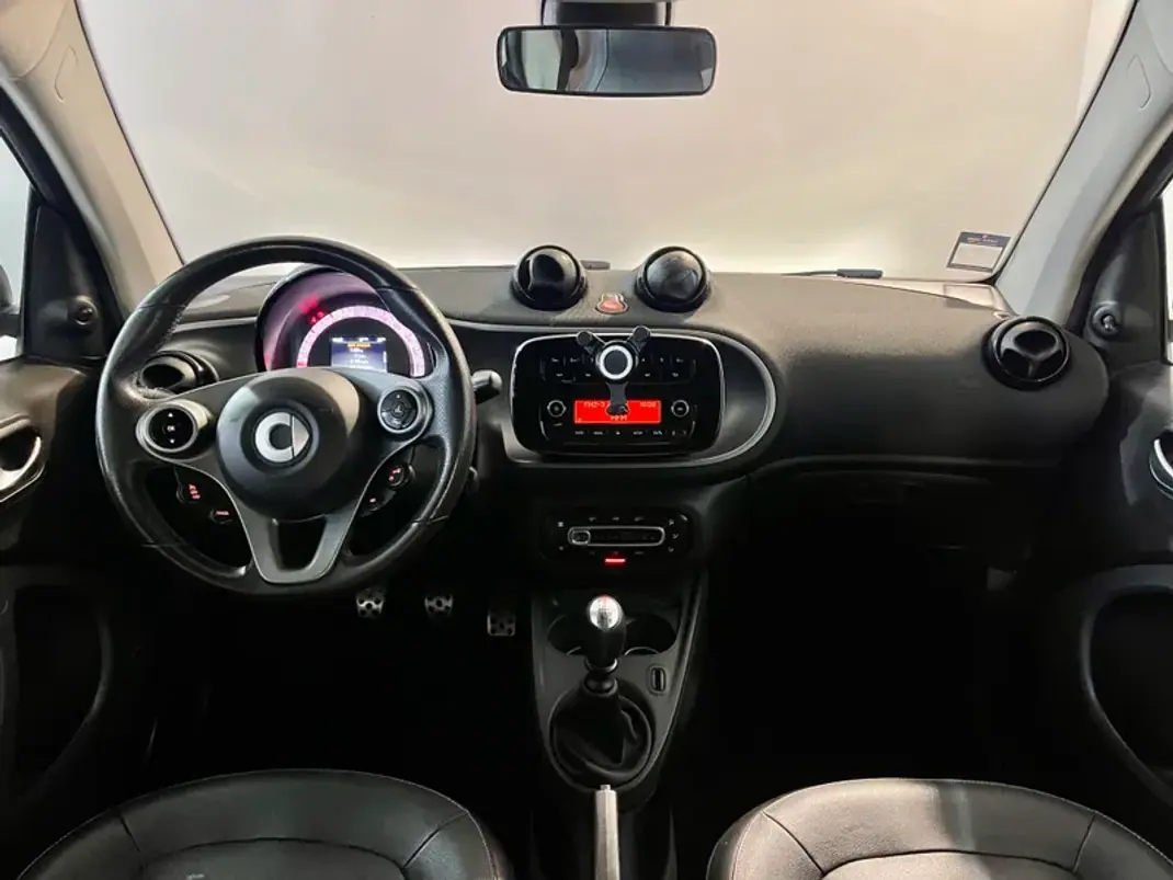 Smart 2016 - 10450 EUR, 91000 km - AUTO.MOTO.pt - 91000km - foto 3 de 26