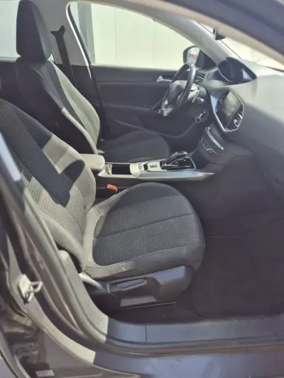 Peugeot 308 SW 2018 - 10500 EUR, 261000 km - 261000km - foto 30 de 38