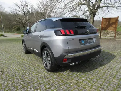 Peugeot 3008 2017 - 17990 EUR, 168000 km - AUTO.MOTO.pt - 168000km - foto 6 de 37