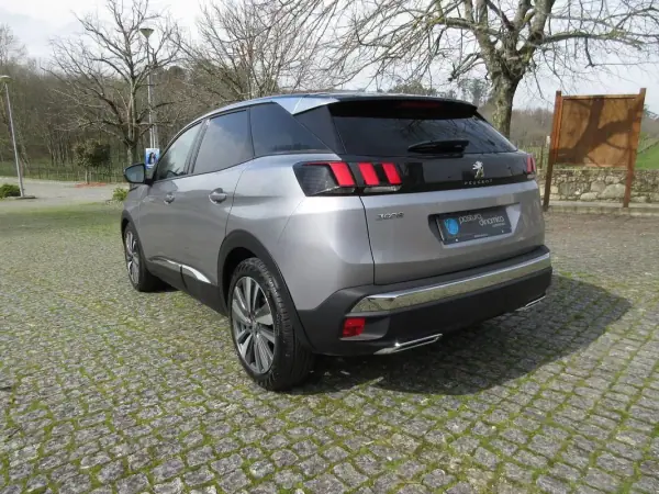 Peugeot 3008 2017 - 17990 EUR, 168000 km - AUTO.MOTO.pt - 168000km - foto 6 de 37