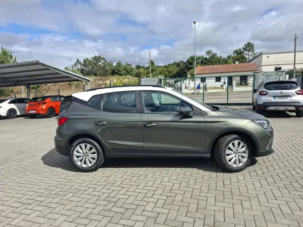 SEAT Arona 2023 - 17750 EUR, 25100 km - AUTO.MOTO.pt - 25100km - foto 5 de 30