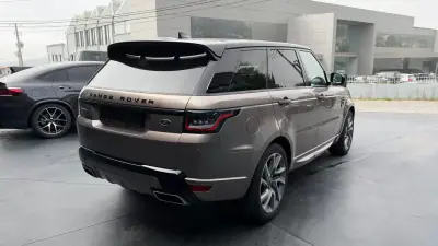 Land Rover Range Rover Sport 2021 — foto 4 de 12