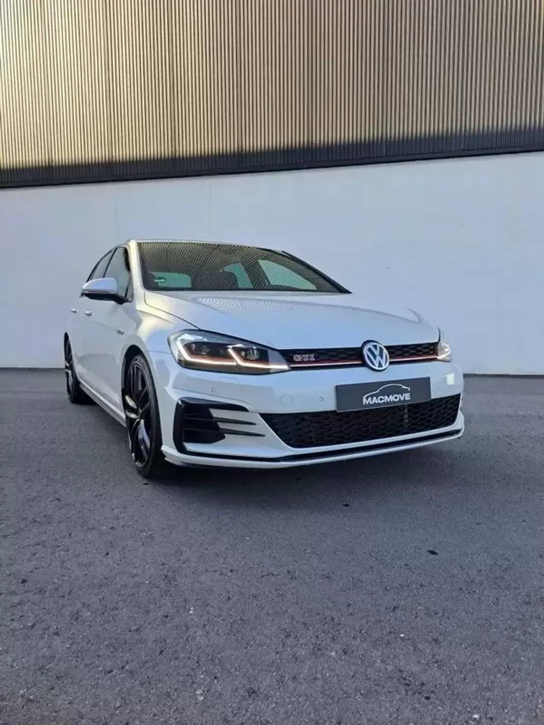 Volkswagen Golf 2019 - 28900 EUR, 108000 km - AUTO.MOTO.pt - 108000km - foto 16 de 32
