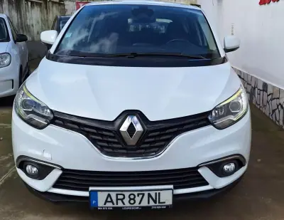 Renault Grand Scénic 2018 - 10995 EUR, 197000 km - AUTO.MOTO.pt - 197000km - foto 3 de 11