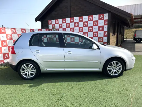 Volkswagen Golf 2008 - 7990 EUR, 201630 km - AUTO.MOTO.pt - 201630km - foto 2 de 17