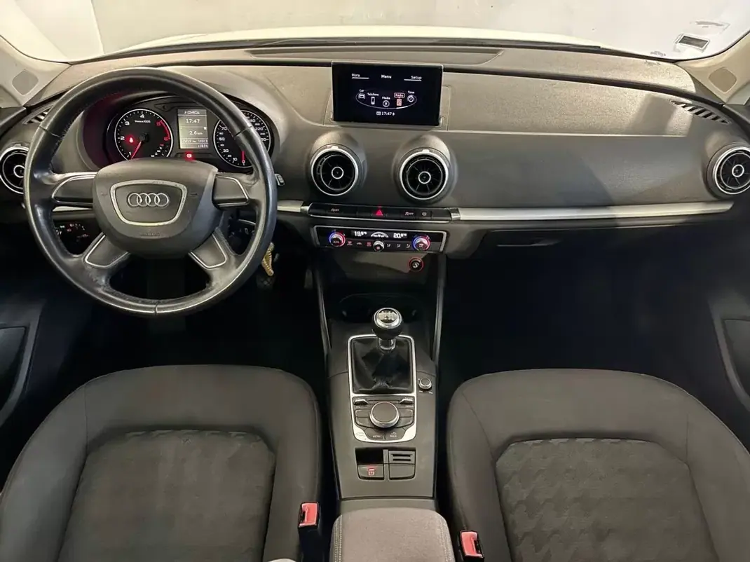 Audi A3 Sportback 2013 - 12500 EUR, 175000 km - AUTO.MOTO.pt - 175000km - foto 3 de 25