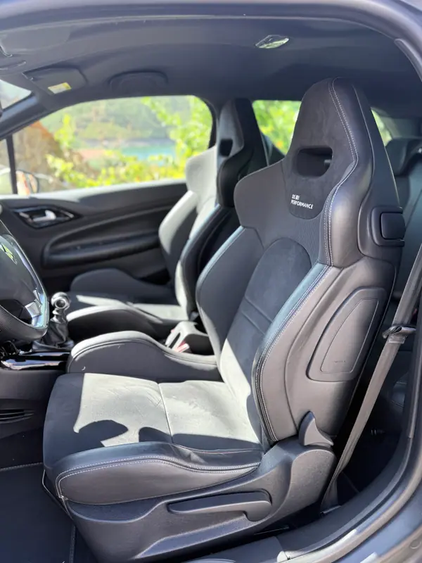 DS DS3 2018 - 16800 EUR, 130000 km - AUTO.MOTO.pt - 130000km - foto 10 de 15