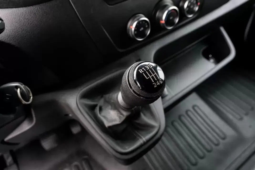 Renault MASTER 2.2DCI CAIXA ABERTA 2023 - 22750 EUR, 166000 km - AUTO.MOTO.pt - 166000km - foto 8 de 20