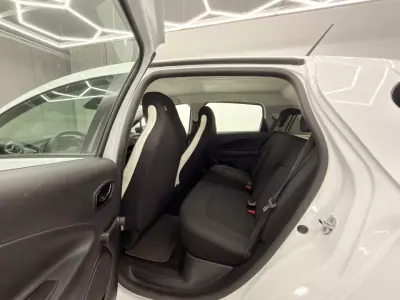 Renault Zoe 2020 - 15750 EUR, 43000 km - 43000km - foto 9 de 18