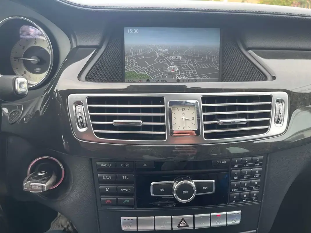 Mercedes-Benz CLS 350 2013 - 22990 EUR, 218000 km - AUTO.MOTO.pt - 218000km - foto 18 de 19