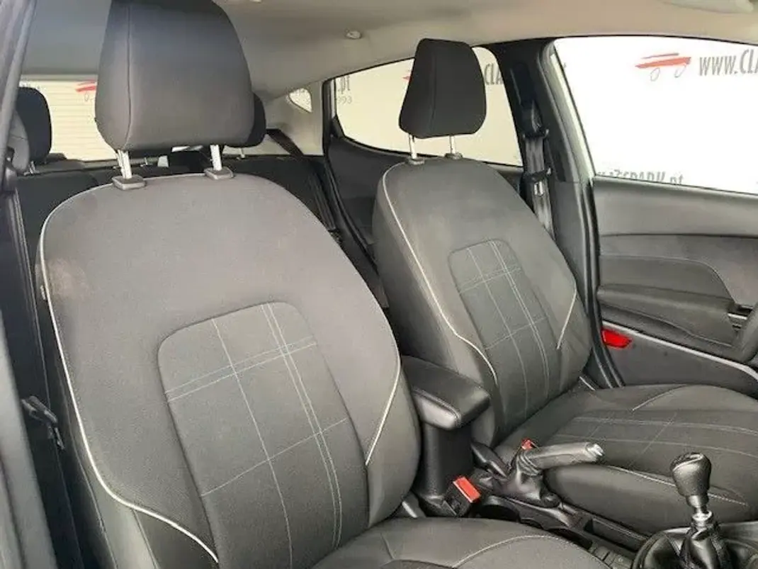 Ford Fiesta 2018 - 12500 EUR, 180000 km - AUTO.MOTO.pt - 180000km - foto 7 de 16