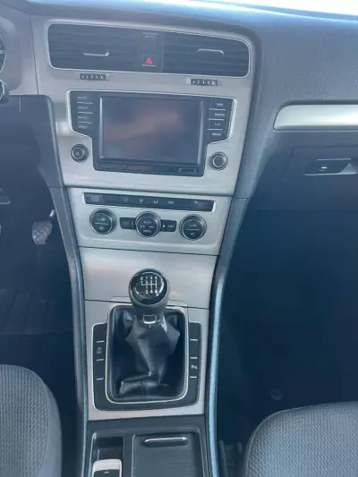 Volkswagen Golf 2015 - 8500 EUR, 318550 km - AUTO.MOTO.pt - 318550km - foto 8 de 12