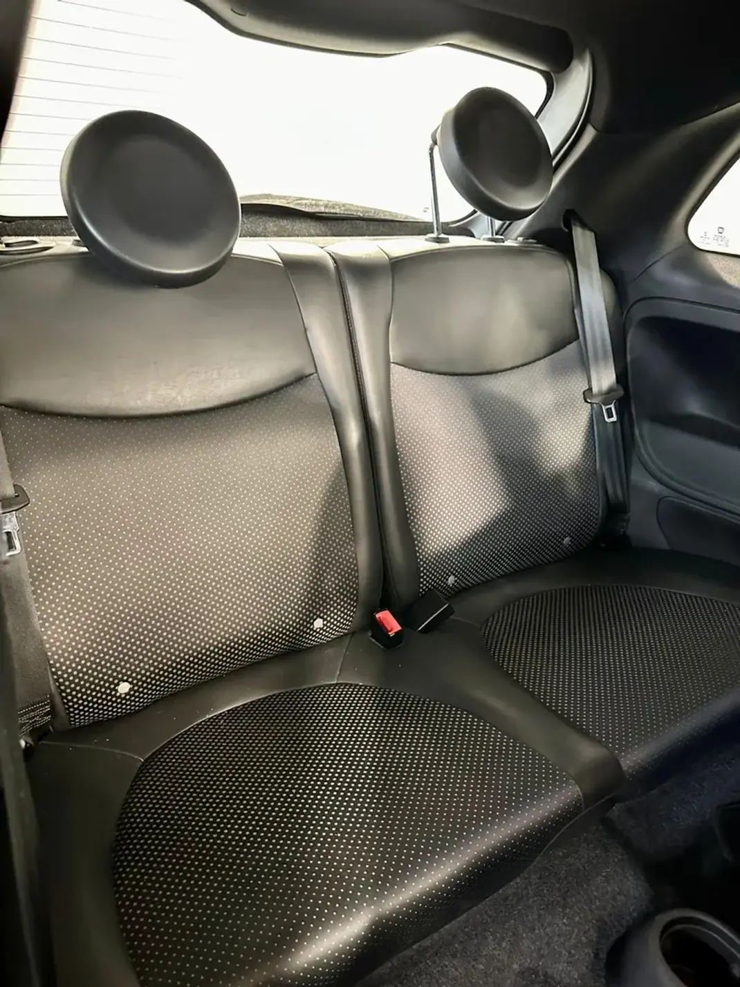 Fiat 500e 2015 - 10750 EUR, 89000 km - AUTO.MOTO.pt - 89000km - foto 23 de 27