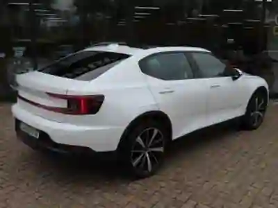 Polestar 2 2020 - 24000 EUR, 145235 km - AUTO.MOTO.pt - 145235km - foto 2 de 11