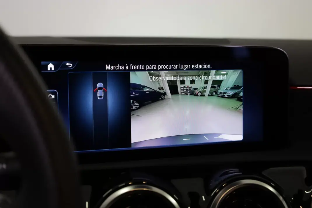 Mercedes-Benz A 180 Limousine 2025 - 39990 EUR, 6272 km - AUTO.MOTO.pt - 6272km - foto 42 de 47