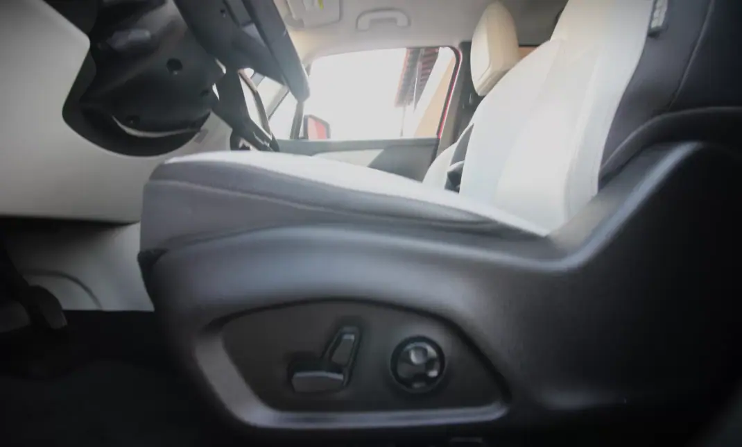 Jeep Renegade 2018 - 14990 EUR, 116000 km - AUTO.MOTO.pt - 116000km - foto 11 de 36