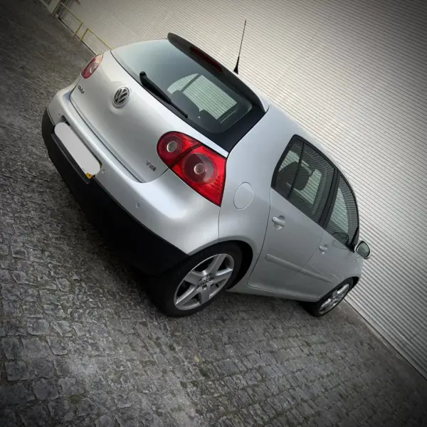 Volkswagen Golf 2007 - 5750 EUR, 198000 km - AUTO.MOTO.pt - 198000km - foto 19 de 21