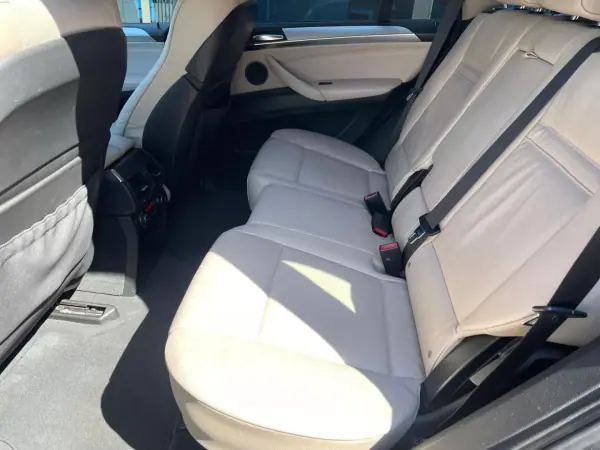 BMW X5 2011 - 18000 EUR, 256000 km - AUTO.MOTO.pt - 256000km - foto 7 de 14