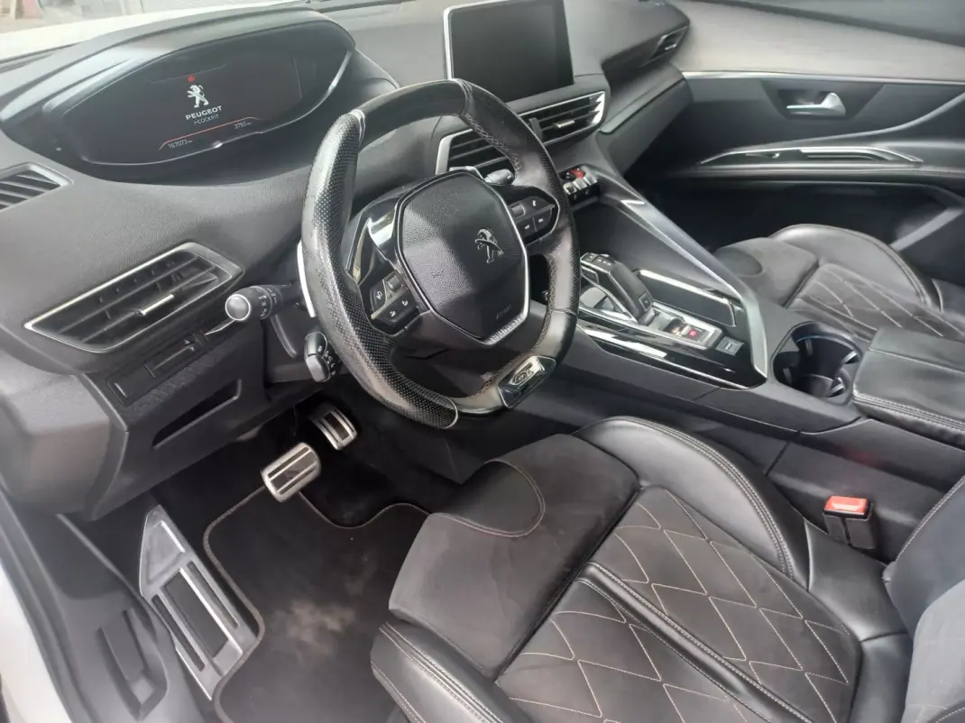 Peugeot 5008 2018 - 21890 EUR, 167073 km - 167073km - foto 12 de 41