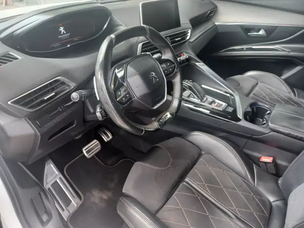 Peugeot 5008 2018 - 21890 EUR, 167073 km - AUTO.MOTO.pt - 167073km - foto 12 de 41
