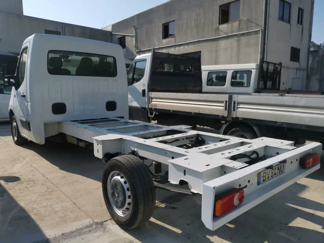 Renault 2016 - 15900 EUR, 199450 km - AUTO.MOTO.pt - 199450km - foto 3 de 7