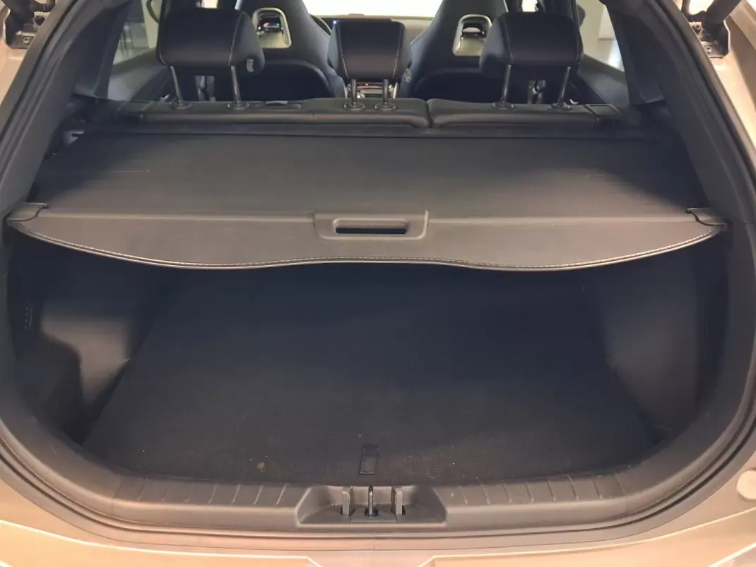 Forthing Friday EV 2025 - 42750 EUR, 13500 km - 13500km - foto 31 de 33