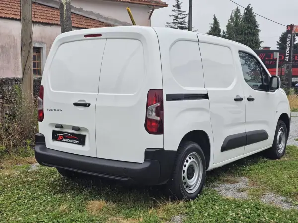 Peugeot Partner 3 lugares Longa 2021 - 10999 EUR, 140000 km - AUTO.MOTO.pt - 140000km - foto 13 de 14